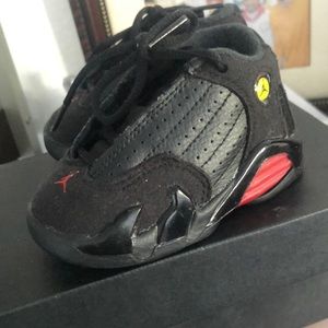 Nike Jordan’s 4C black with orig. box. Good cond.